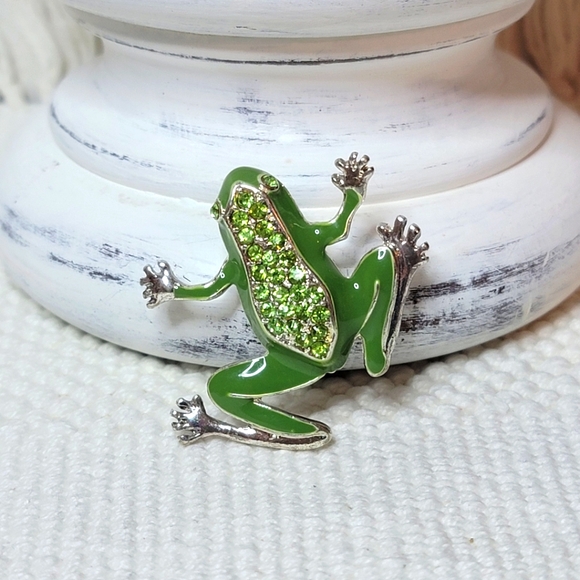 Tree Frog Brooch - Picture 1 of 3